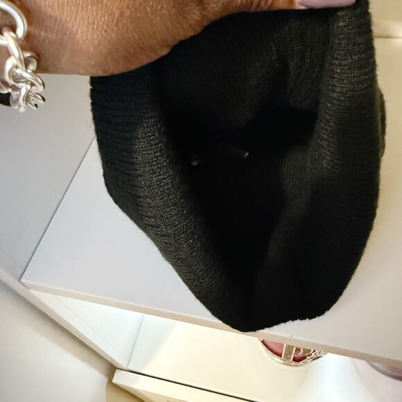 Champion Black Ribbed Knit Embroidered Logo Cuff Beanie Cap Hat Unisex One Size - Picture 4 of 7